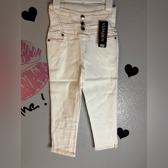 ❗️2 for $25❗️New PushUp High waisted Ripped
Capri Jeggings. - Picture 2 of 5